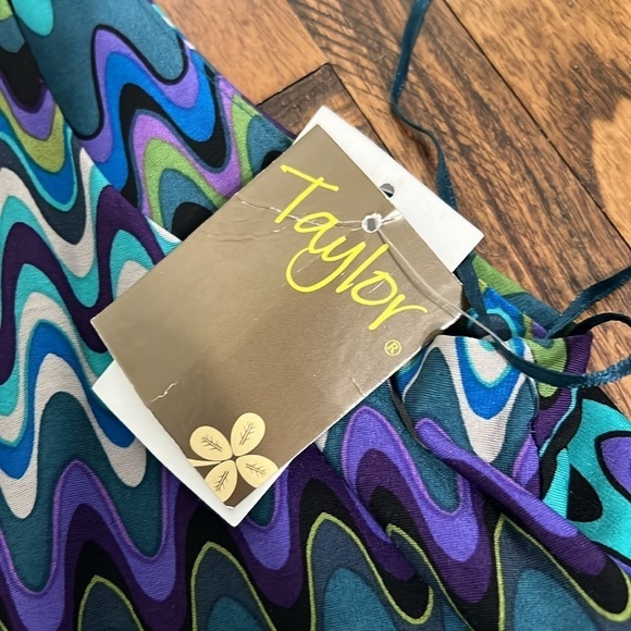 NWT Taylor Dress Halter Neck Sleeveless midi with swing hem Peacock Colors sz 12 - Picture 7 of 11